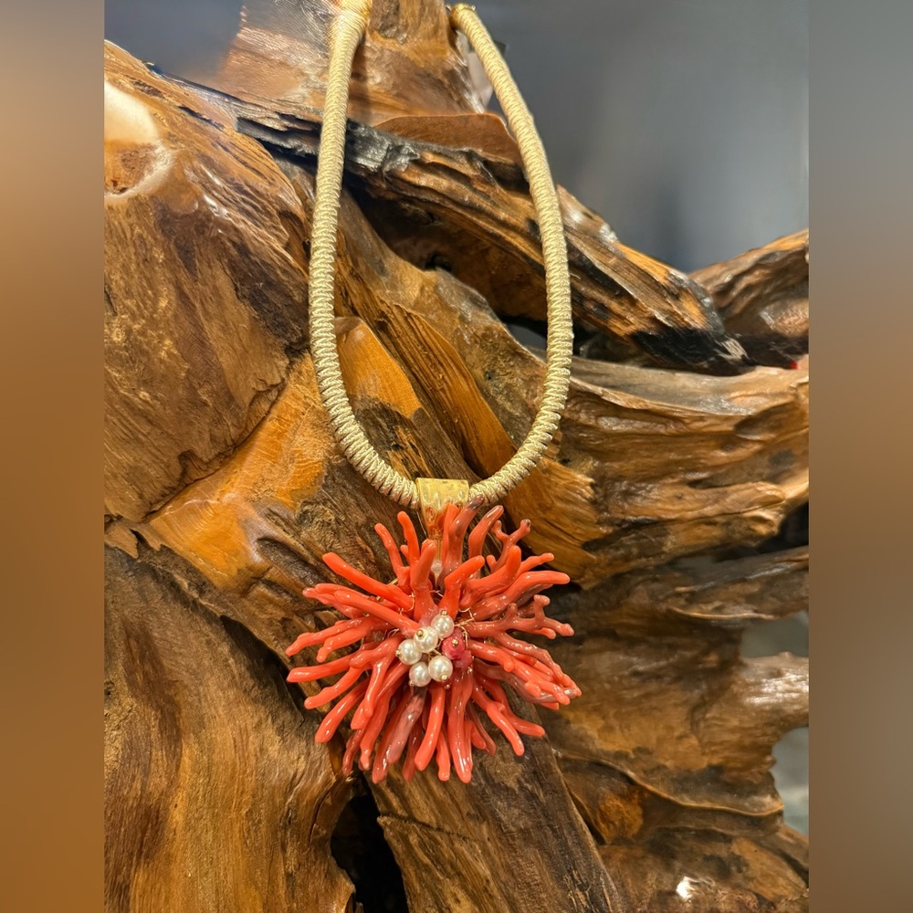 Elegant Coral Design Pendant Gold and Cream Necklace